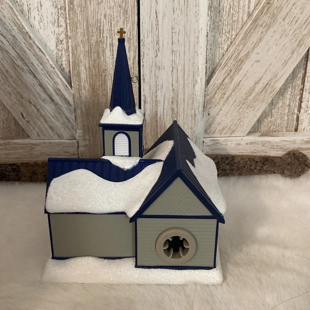 Hallmark Keepsake 2019 All Are Welcome Ornament